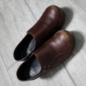 Women's Dansko shoes 👞